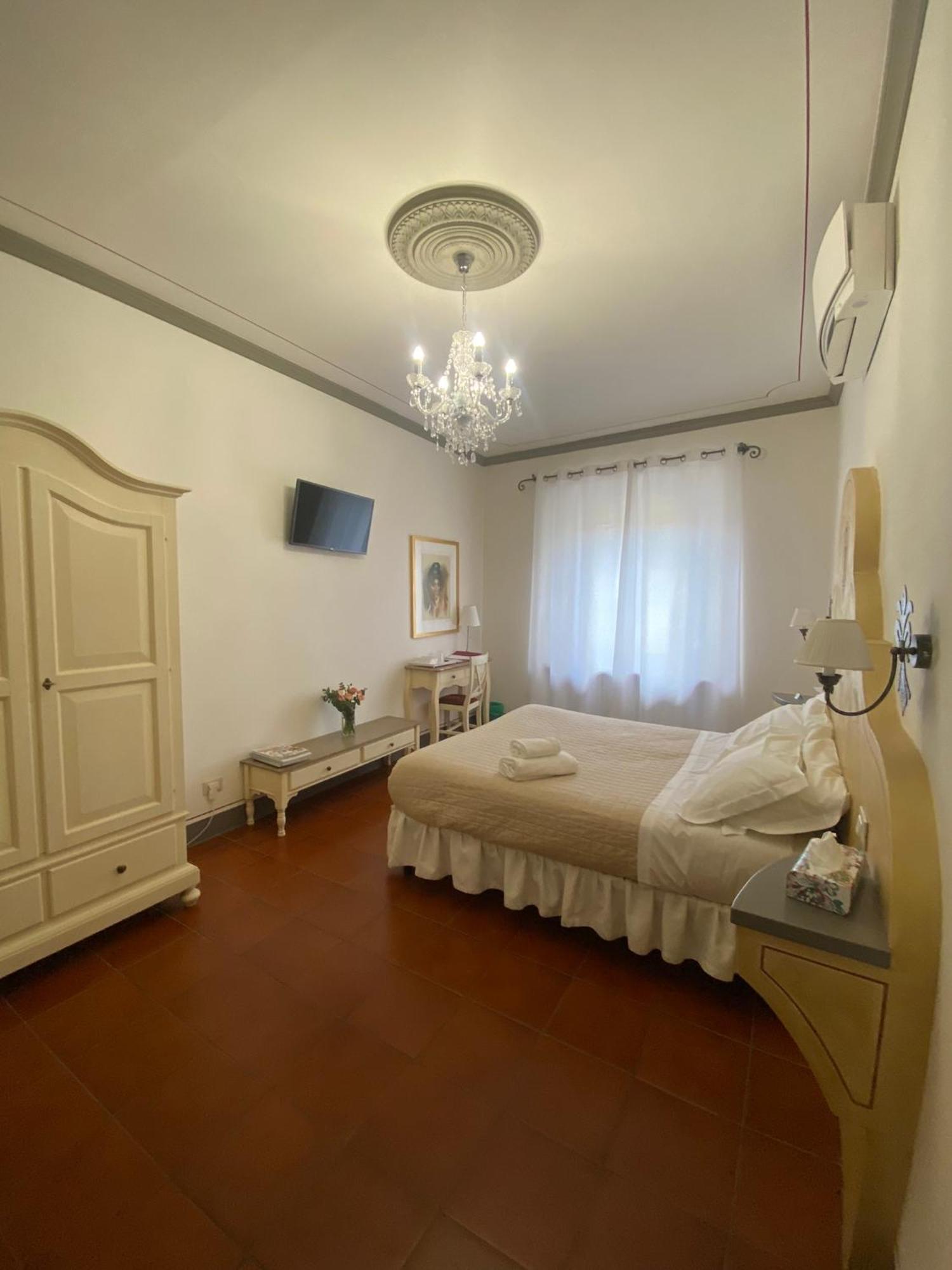 Palazzo Mari Suite & Rooms B&B Montevarchi Exteriér fotografie